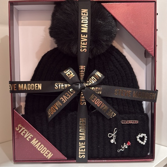 Steve Madden Black Beanie with Pom-Pom and Charms - Picture 1 of 1